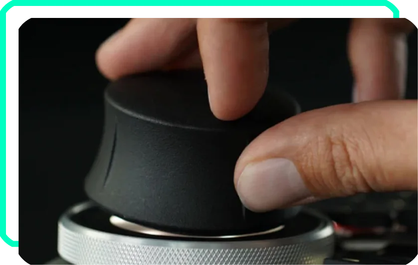 Blogbeitrag Trends in der Finanzbranche: Eingabegerät, Modell Float vom Hersteller Naya. Um 3D-Objekte präzise zu steuern.