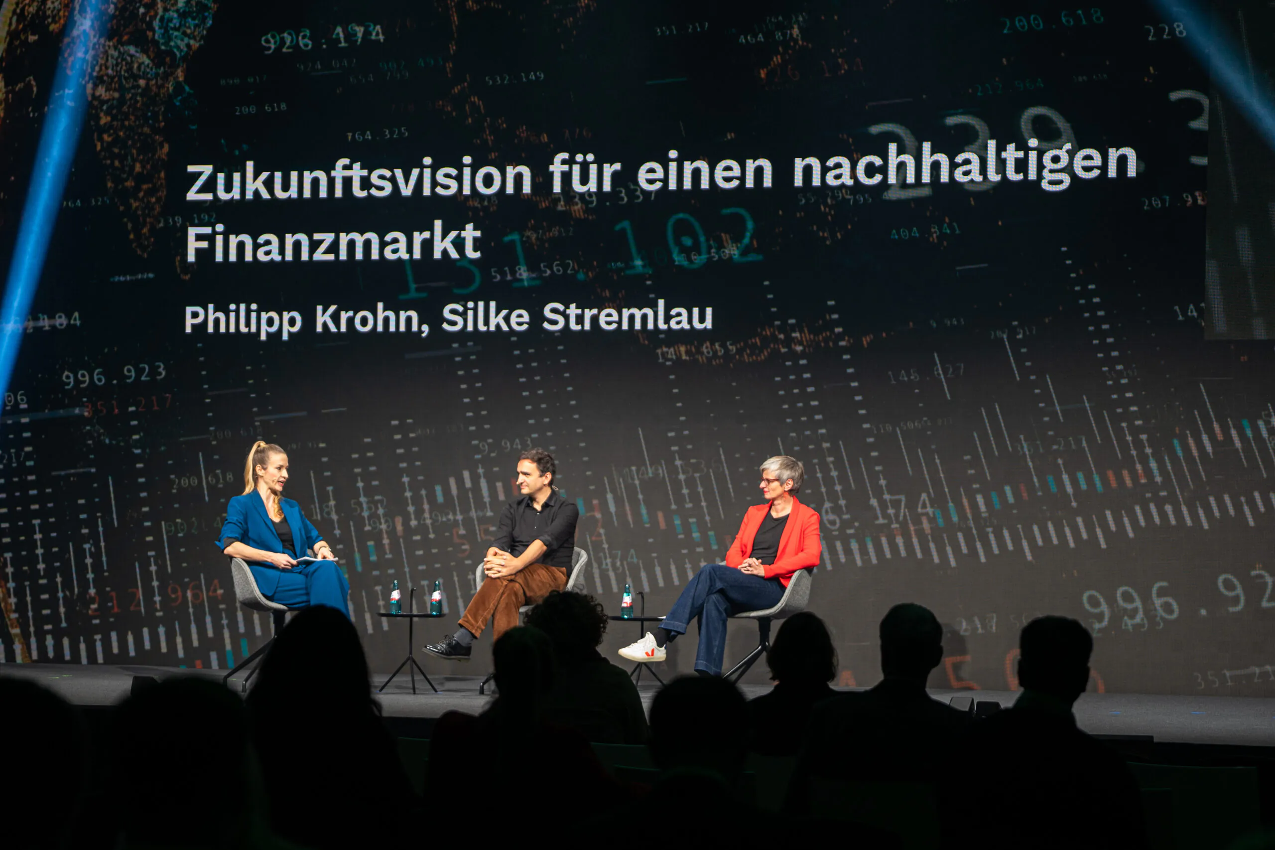 Bild von der Bühne Zukunftsvisionen für einen nachhaltigen Finanzmarkt