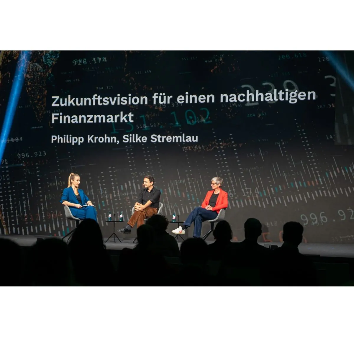Bild von der Bühne Zukunftsvisionen für einen nachhaltigen Finanzmarkt